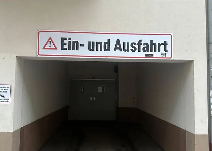 Gut Und Guenstig In - Zentrumsnah - Inkl Fahrraeder, Netflix Und Tiefgaragenstellplatz Apartament *