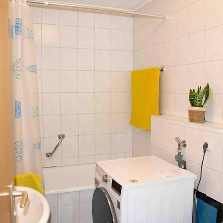 Διαμέρισμα Gut Und Guenstig In - Zentrumsnah - Inkl Fahrraeder & Netflix *